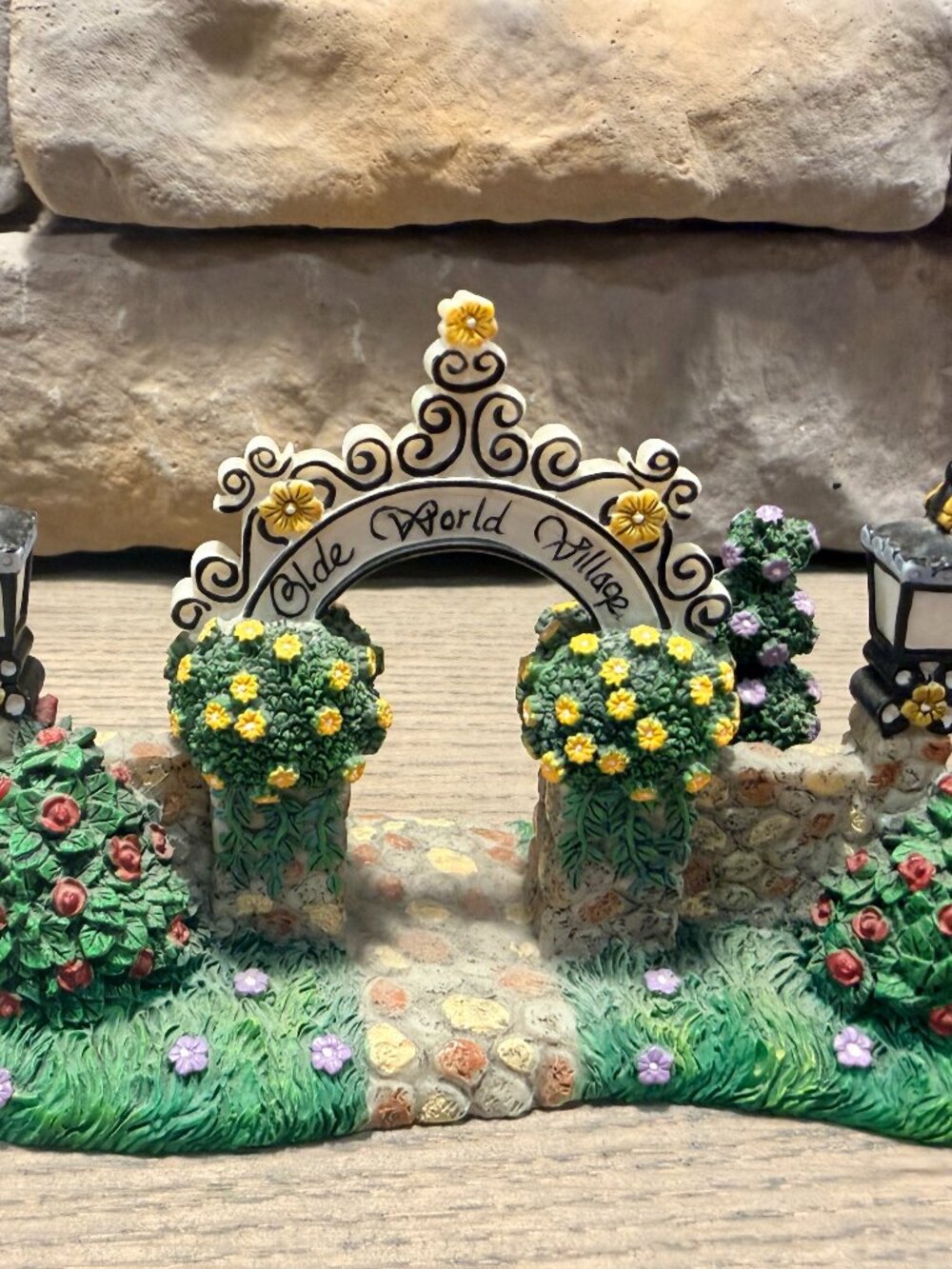 PartyLite-Olde World Village-Gate